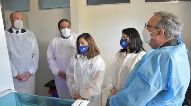 Guatemala agradece secuenciador donado por Estados Unidos