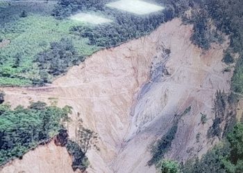 Continúan acciones para rehabilitar vía que comunica a 30 comunidades de Quiché