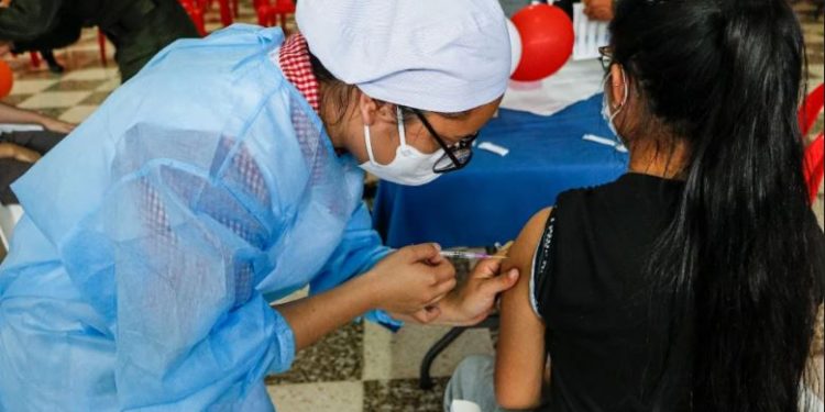 Vacunación contra el COVID-19