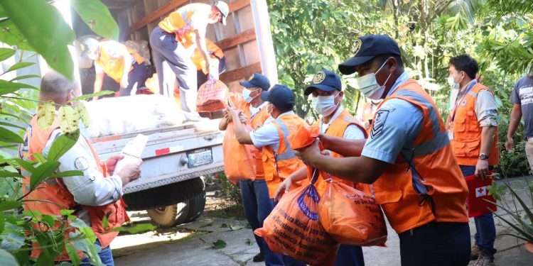 Ayuda humanitaria llega a 255 familias de Puerto Barrios