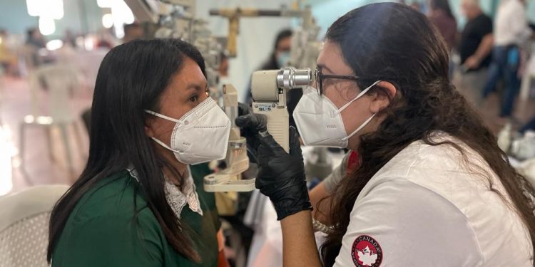 Servicios oftalmológicos y de vacunación benefician a vecinos de San Antonio Huista
