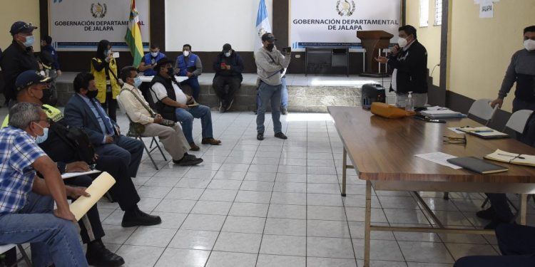 DGT aumentará inspecciones en transporte de pasajeros de Jalapa