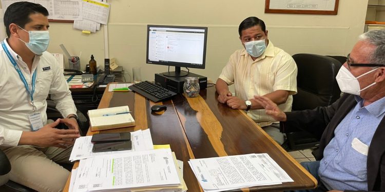 Autoridades gestionan proyectos para desarrollo de El Chal, Petén