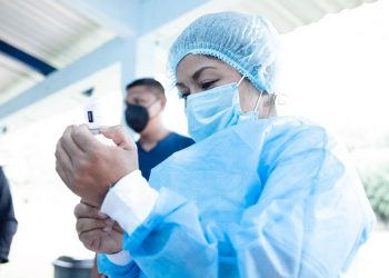 Vacunación contra el COVID-19. Foto: archivo