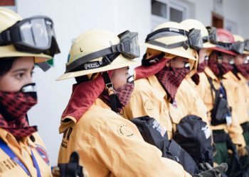 Brigadistas contra incendios forestales reciben kits de limpieza