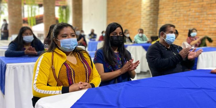 Huehuetenango alista jornada masiva de vacunación contra el coronavirus en centros educativos