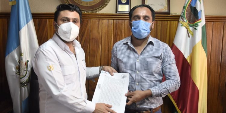 San Carlos Alzatate, Jalapa, firma convenios para primeras obras de 2022