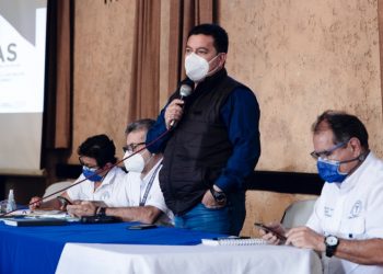 Mesa intersectorial evaluará avances de vacunación contra COVID-19 en Alta Verapaz