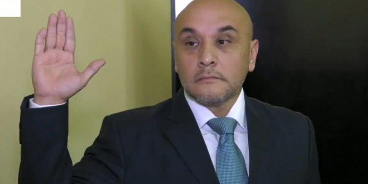 Joaquín Rodrigo Flores Guzmán es juramentado como director del SP
