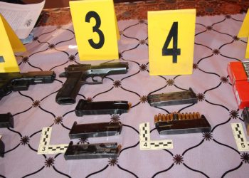 PNC decomisa armas y municiones durante allanamientos en Izabal