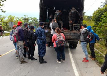 Fuerzas de seguridad brindan protección y asisten a migrantes