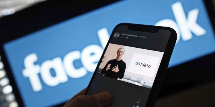 Peruano reclama 300 mil dólares a Zuckerberg por dejarle un mes sin Facebook