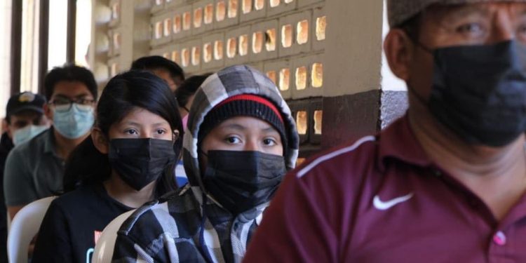 Más de 15 mil dosis contra COVID-19 aplicadas durante jornadas de vacunación en centros educativos