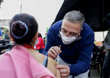 Ministro de Salud: “Vacunarse es un acto de fe, un acto de amor”