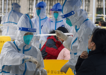 Experto de OMS: El flurona no aumenta el riesgo de mutación del coronavirus