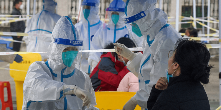 Experto de OMS: El flurona no aumenta el riesgo de mutación del coronavirus