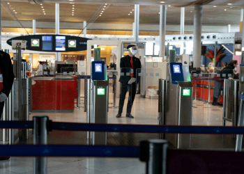 Francia suaviza restricciones a viajeros vacunados desde el Reino Unido