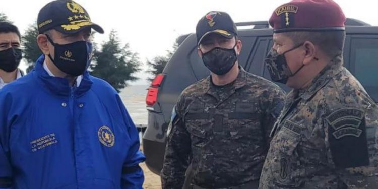 Presidente supervisa construcción de destacamento para la seguridad de Santa Catarina Ixtahuacán y Nahualá