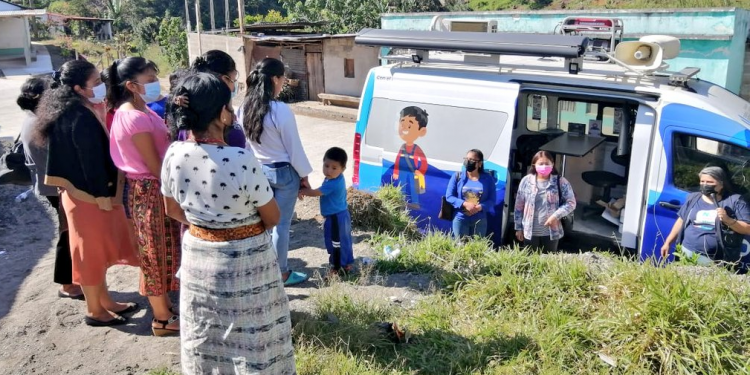 Unidad móvil contra la violencia sexual recorre municipios de Alta Verapaz