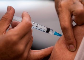 Grecia aprueba la cuarta dosis de la vacuna anticovid a inmunodeprimidos