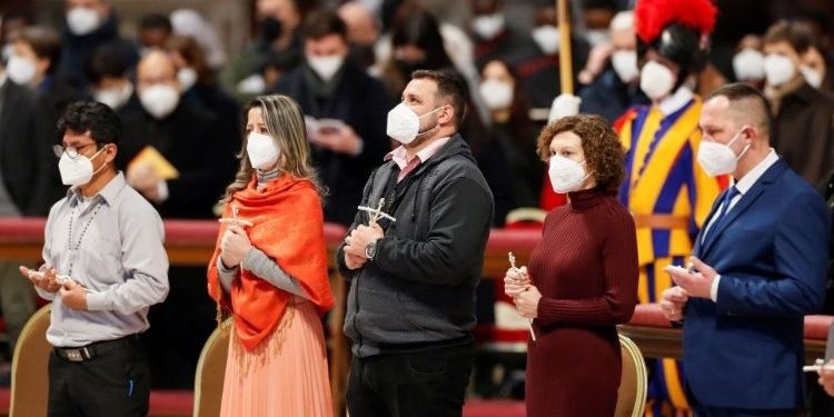 Papa otorga por primera vez a mujeres el ministerio de lector y catequista