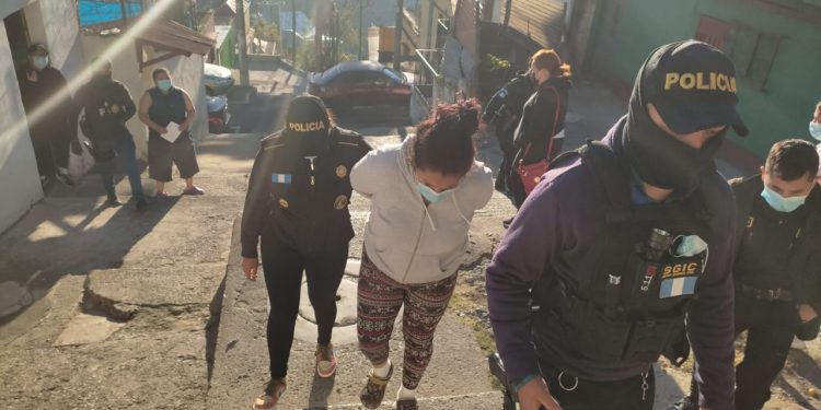 La PNC destaca la importancia de denunciar para combatir los delitos de extorsión.