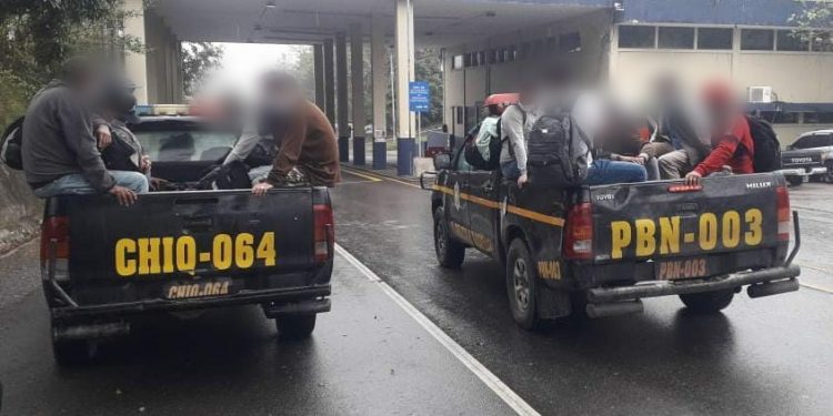 Remiten a Migración a migrantes sudamericanos