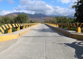 Supervisan daños en puente El Palmo en El Jícaro, El Progreso
