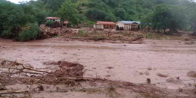 Las persistentes lluvias dejan 20 personas desaparecidas en el sur de Bolivia