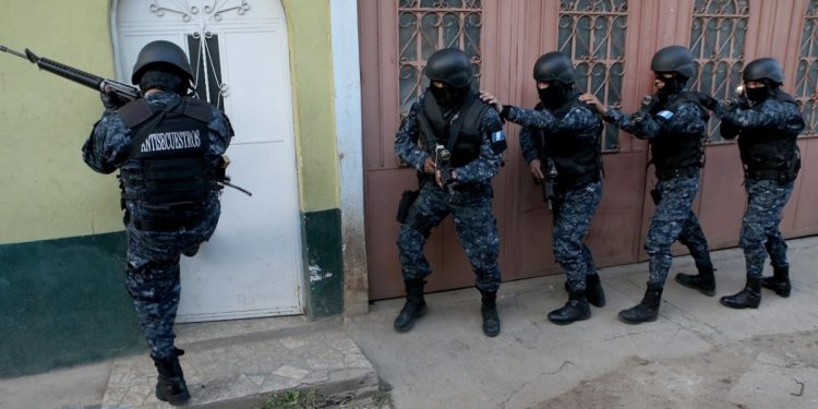 Fuerzas de seguridad rescatan a víctima de secuestro