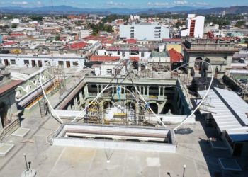 Avanzan trabajos en la membrana del Patio de la Paz del Palacio Nacional de la Cultura.