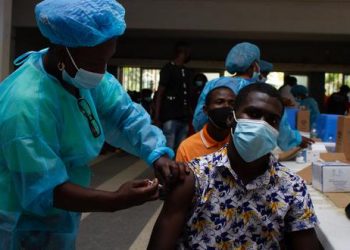 OMS cree que África puede controlar la pandemia de coronavirus en 2022