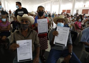 Beneficiarios del Programa del Adulto Mayor en Zacapa.