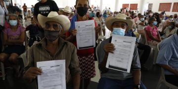 Beneficiarios del Programa del Adulto Mayor en Zacapa.