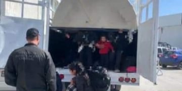 Brindan asistencia a connacionales interceptados en Nuevo León, México