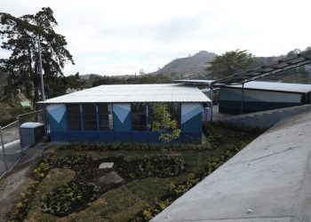 Inauguran centro educativo para diversificado en zona 18 capitalina