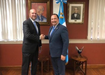 Canciller de Guatemala y embajador de Estados Unidos dialogan sobre cooperación bilateral