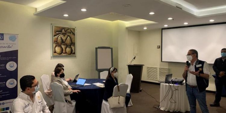 Capacitan a personal en atención y manejo de centros de acopio