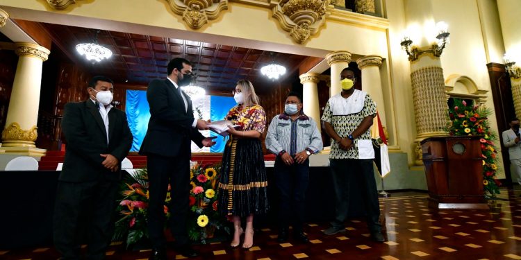 Codisra entrega informe combinado 2018-2020