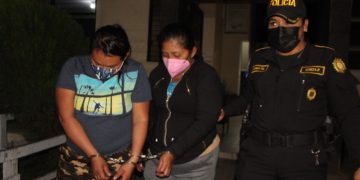 Dos de las tres personas capturadas por caso de estafa fueron trasladadas al juzgado correspondiente.