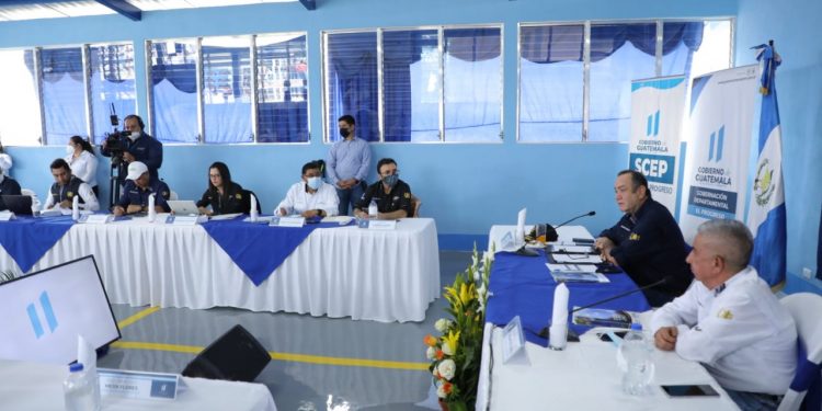 El mandatario Alejandro Giammattei lideró la gira presidencial en El Progreso.