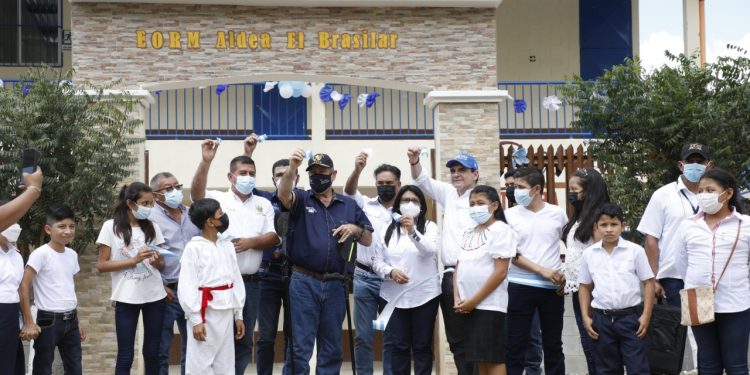 El presidente Alejandro Giammattei durante el acto de inauguración.