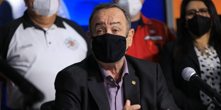 El presidente Alejandro Giammattei informó sobre los incidentes tras el sismo.