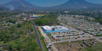 El mandatario destacó la importancia de más proyectos de centros educativos.