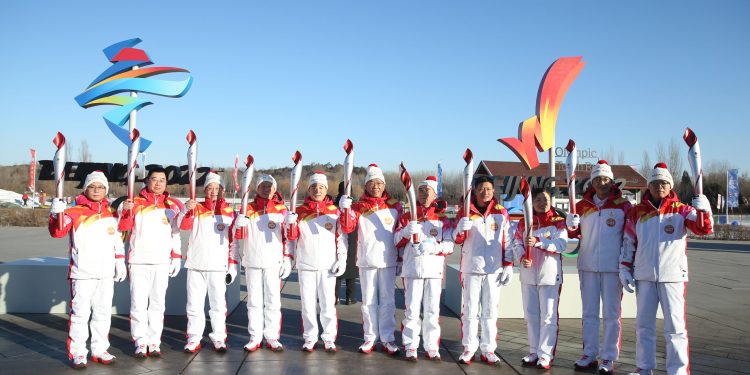 Comienza en Pekín el relevo de antorcha olímpica bajo medidas anticovid