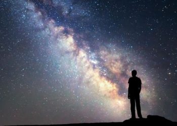 Descubren una de las estrellas más luminosas de la Vía Láctea