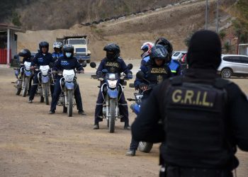 Lobos GRIL capacita a policías de Villa Nueva