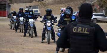 Lobos GRIL capacita a policías de Villa Nueva