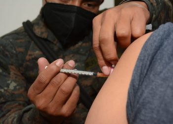 Guatemala supera 14 millones de dosis contra COVID-19 administradas