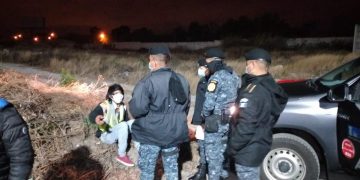 La seguridad del aeropuerto detectó a esta persona gracias a los controles de vigilancia.